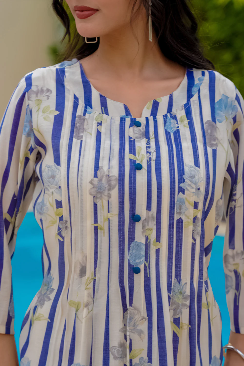 Beige & Blue Floral Printed Muslin Kurta Set - Image 11