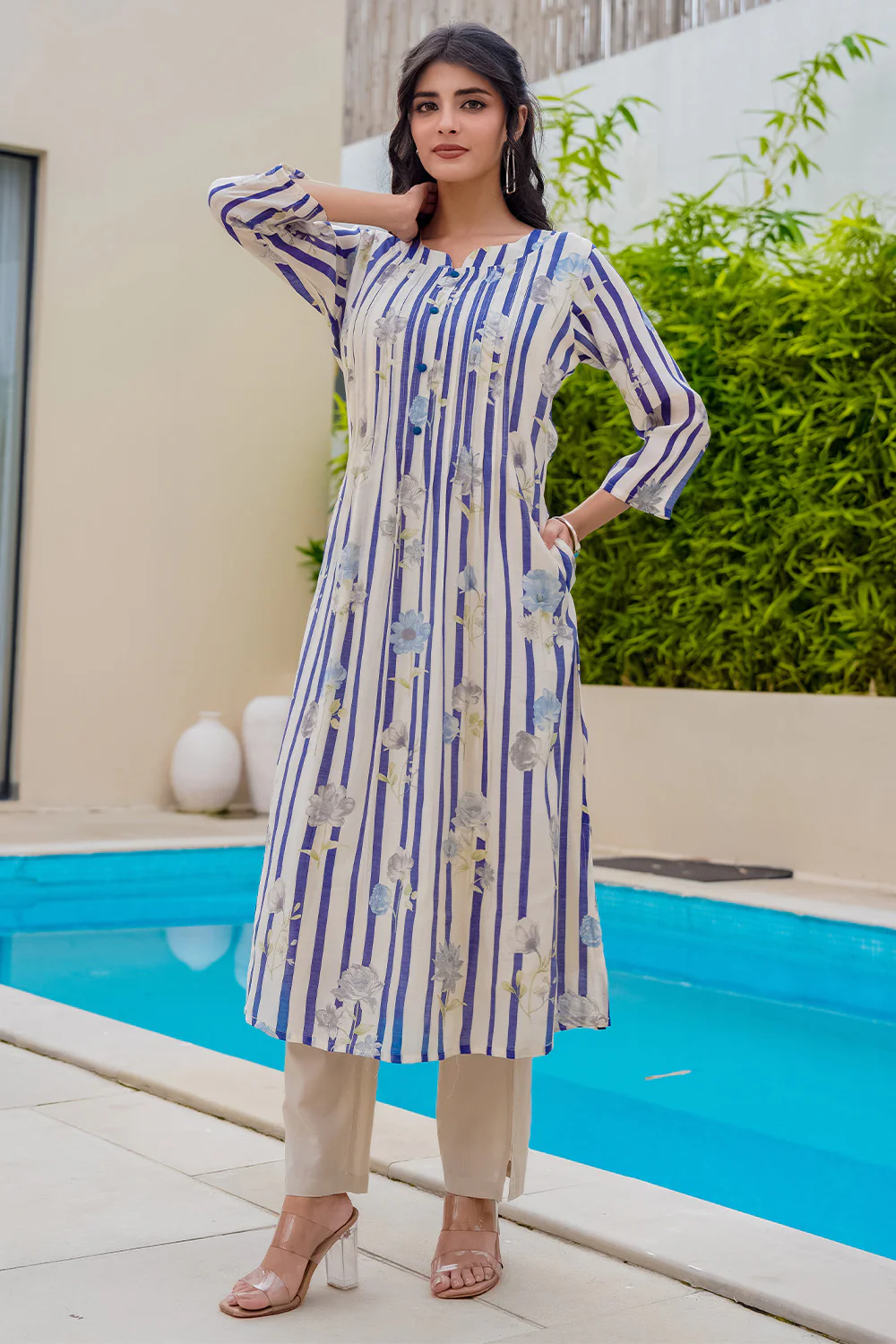 Beige & Blue Floral Printed Muslin Kurta Set - Image 2