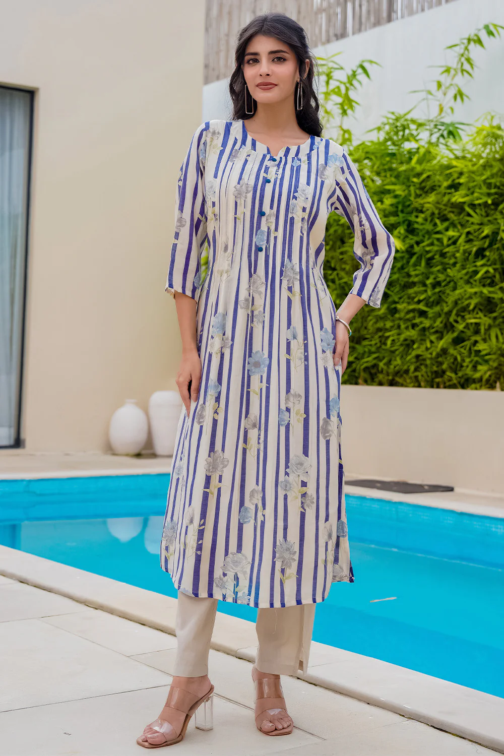 Beige & Blue Floral Printed Muslin Kurta Set - Image 6