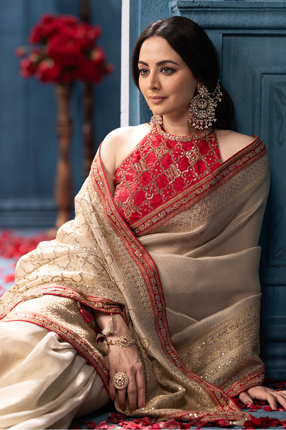 Beige Pure Metallic Tissue Sequins And Zari Embroidered Saree - Image 3