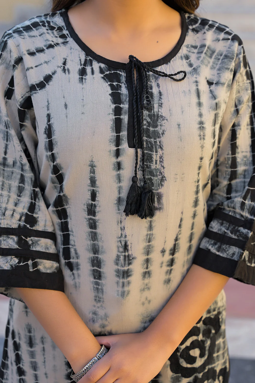 Black & Beige Cotton Shibori Printed Kurta Set - Image 10