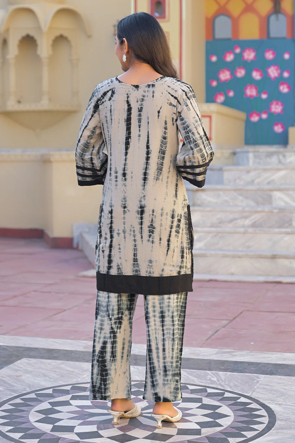 Black & Beige Cotton Shibori Printed Kurta Set - Image 3