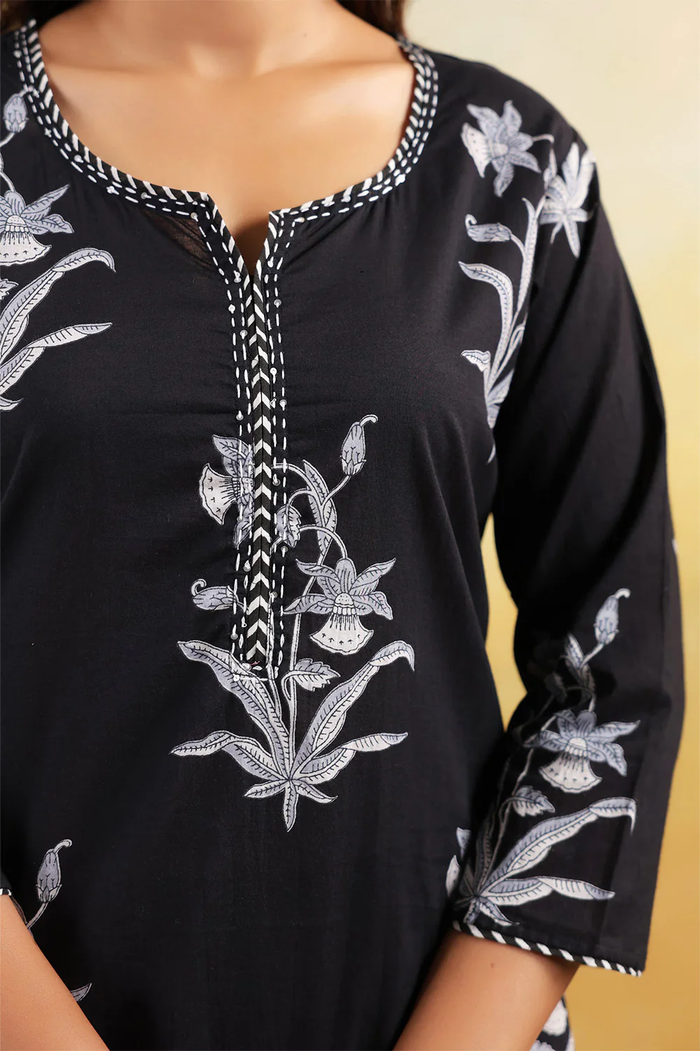 Black Color Floral Printed Long Kurta Set - Image 6