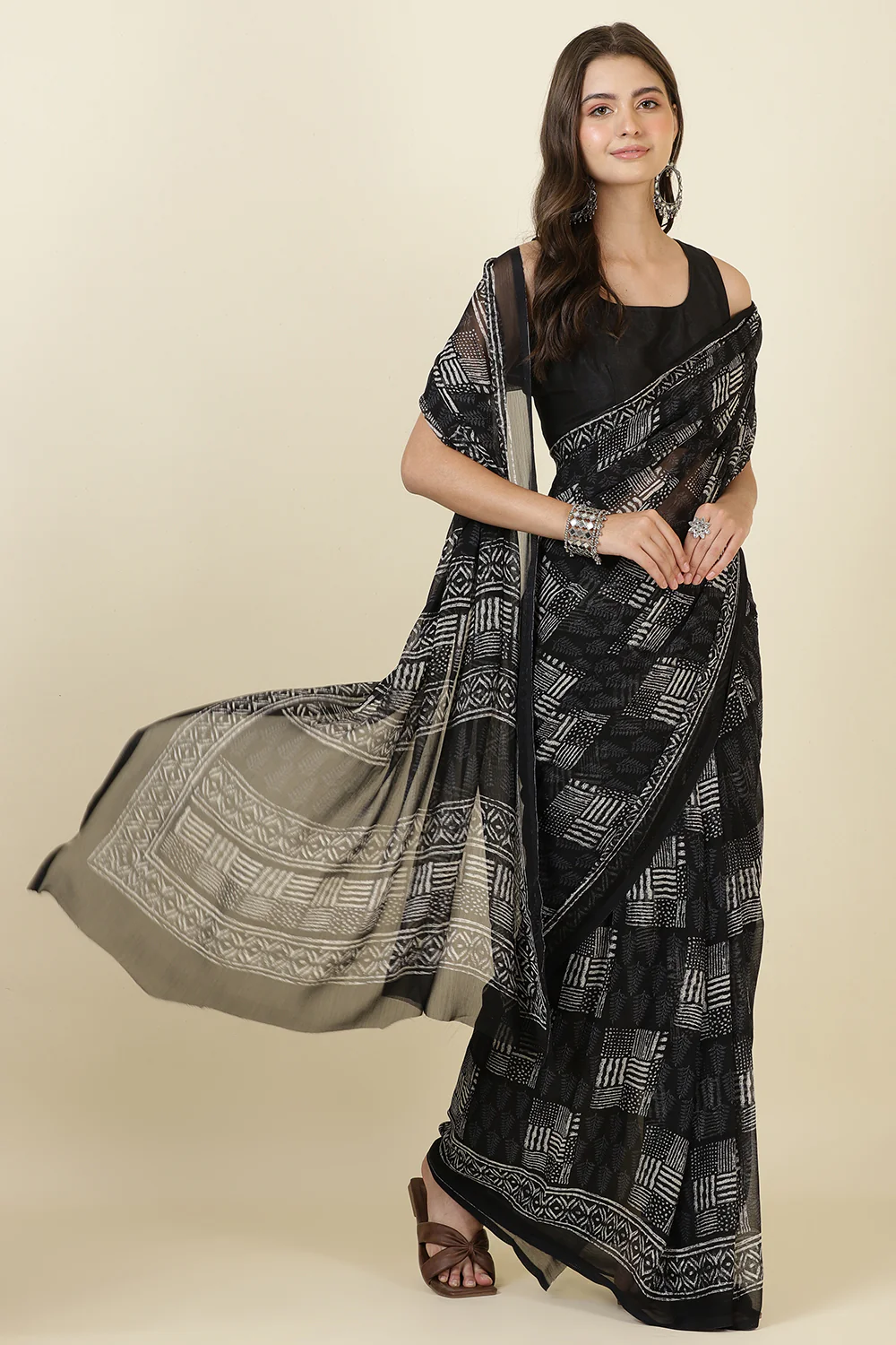 Black Printed Georgette Saree - Image 6