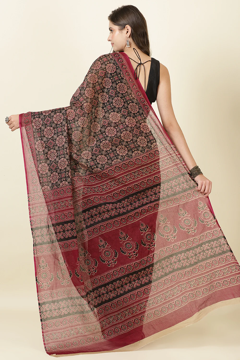Black & Wine Cotton Bagru Printed Saree - Image 3