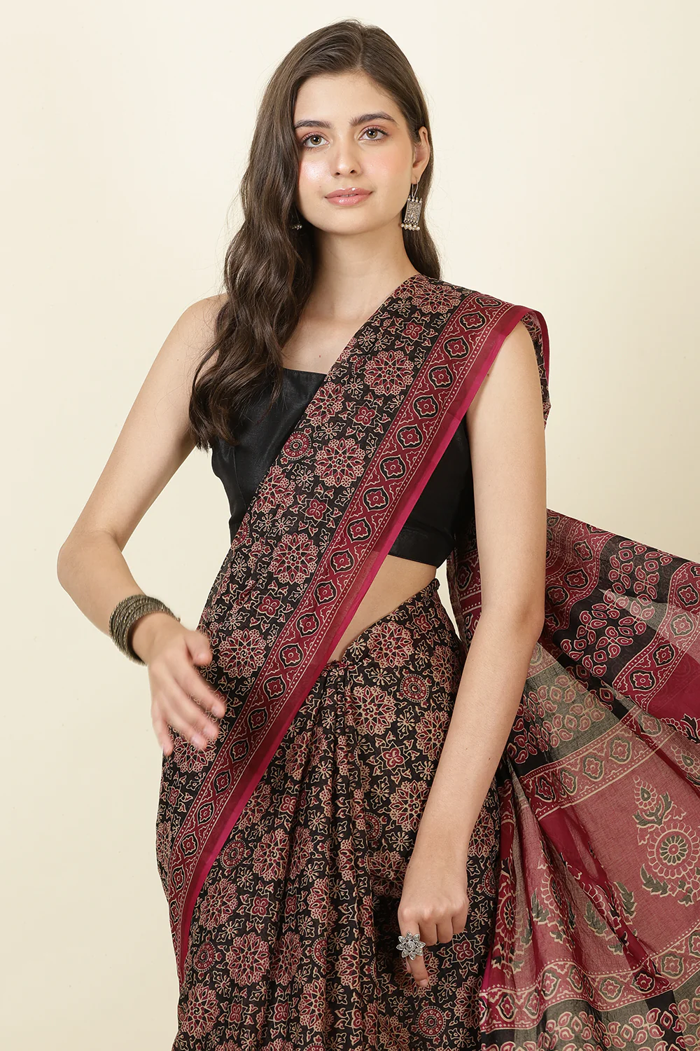 Black & Wine Cotton Bagru Printed Saree - Image 6