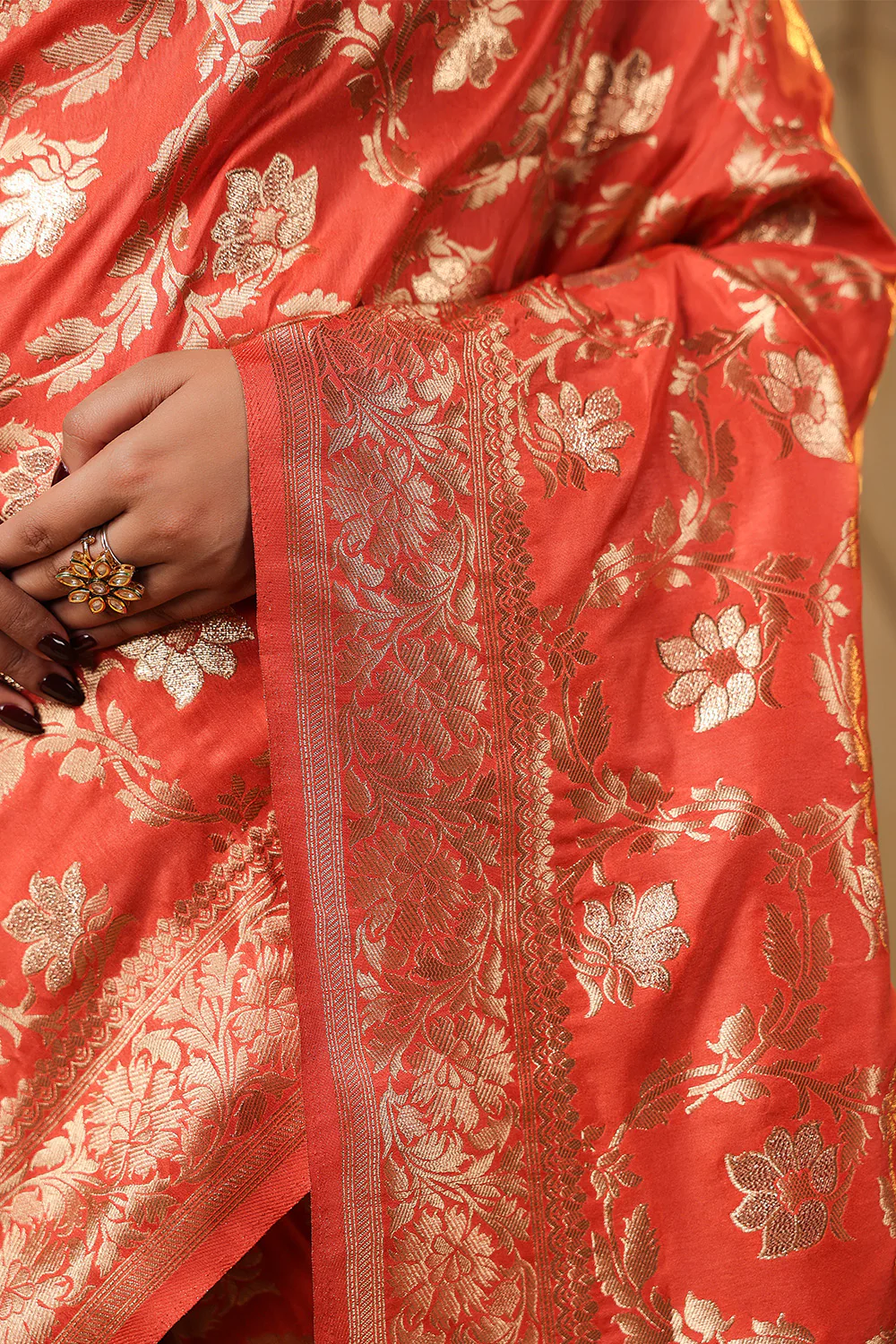 Dark Peach Zari Floral Woven Silk Saree - Image 10