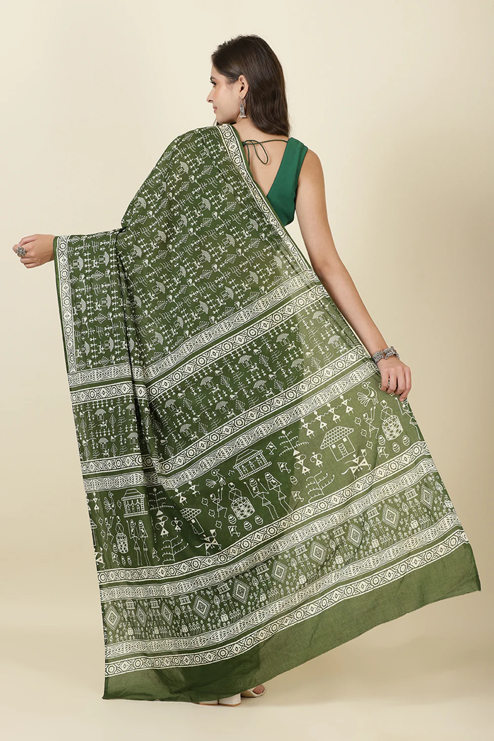 Green Cotton Dhabu Printed Saree - Image 4