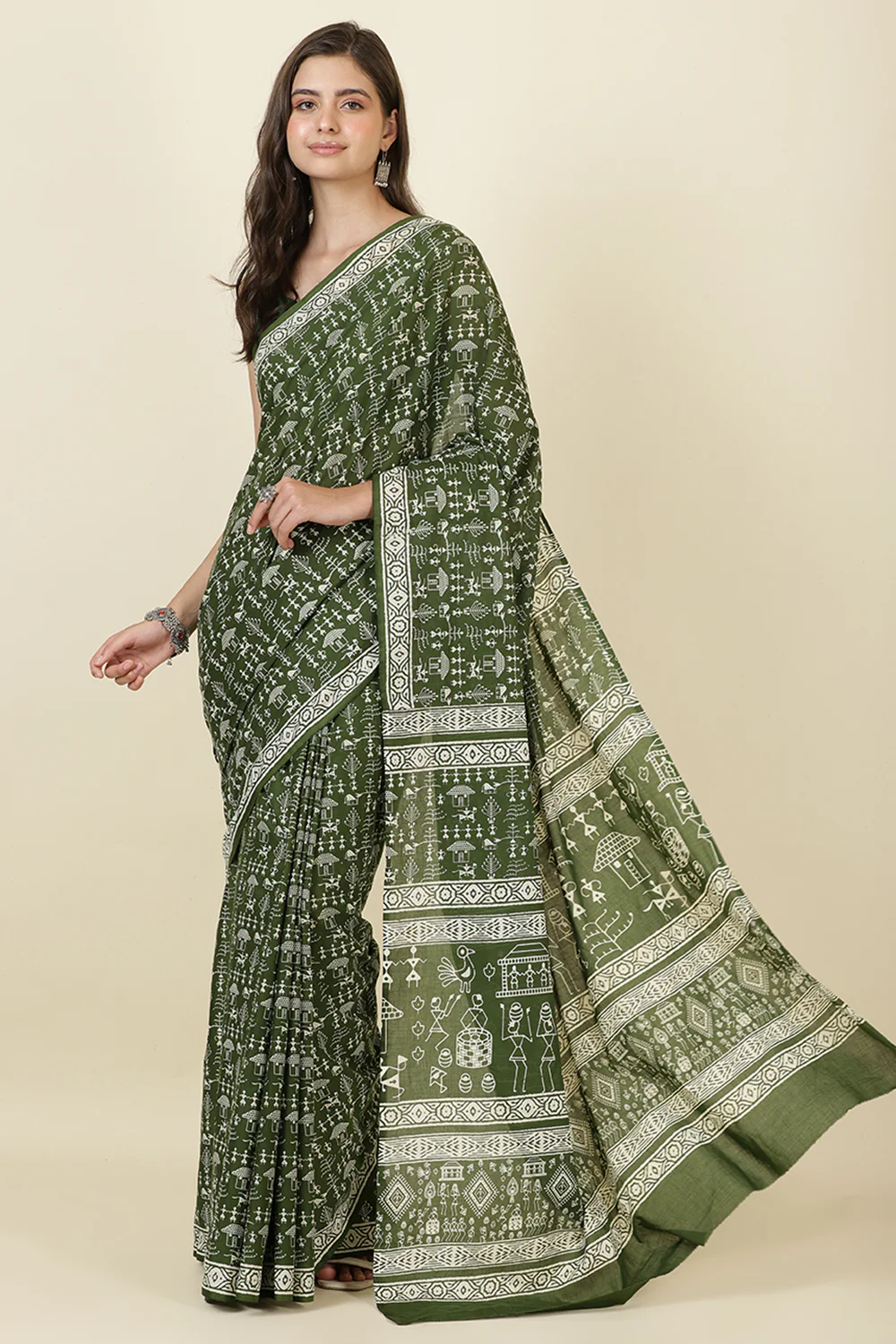 Green Cotton Dhabu Printed Saree - Image 5
