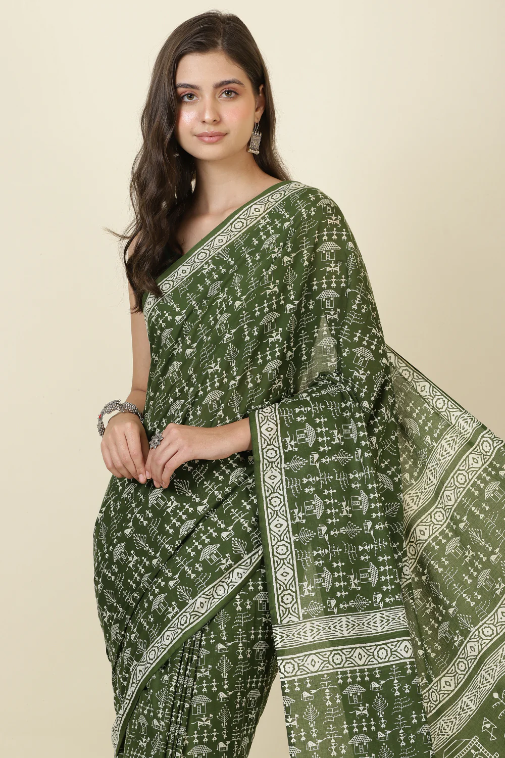 Green Cotton Dhabu Printed Saree - Image 7