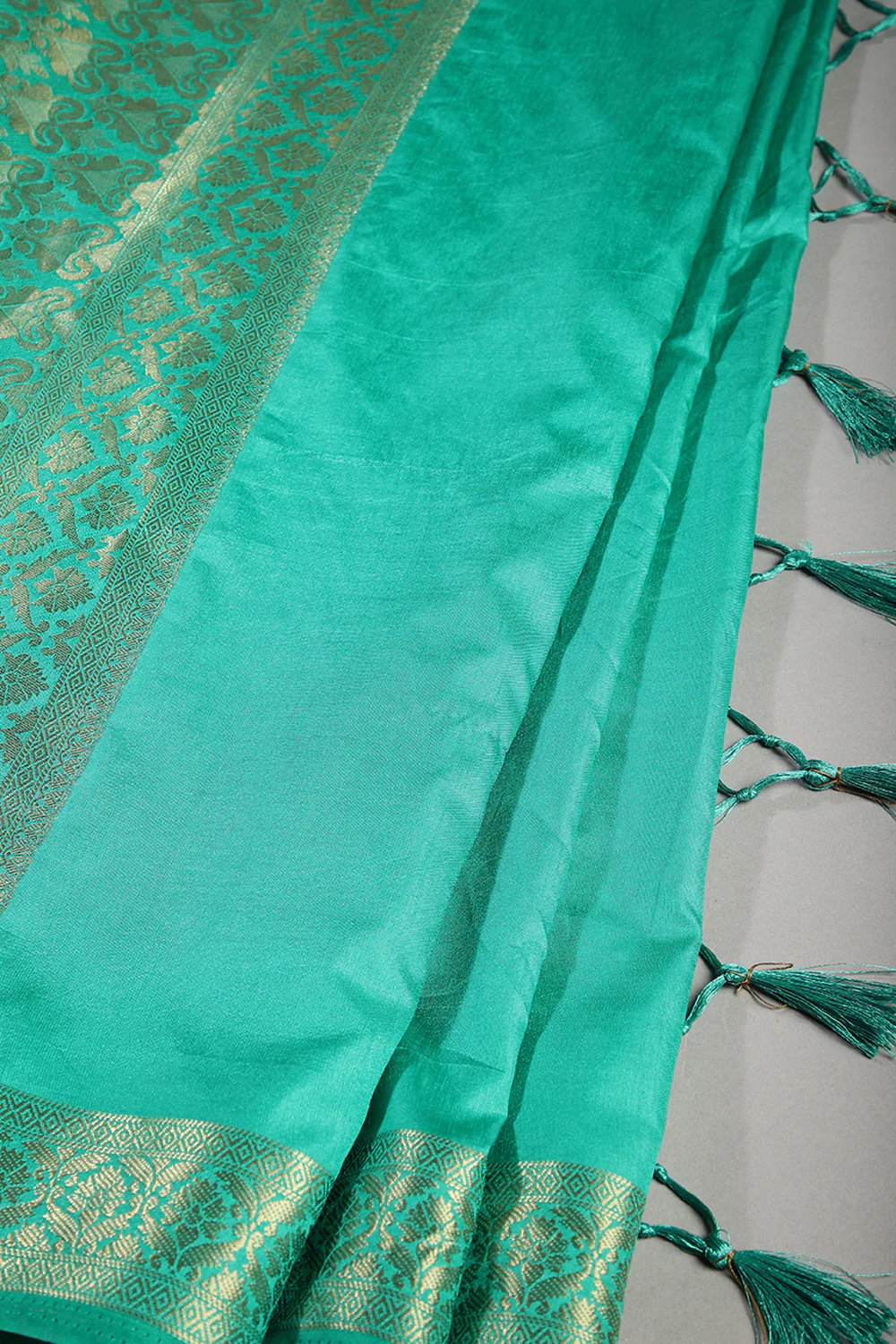 Greenish Teal Colour Silk Woven Saree - Image 3