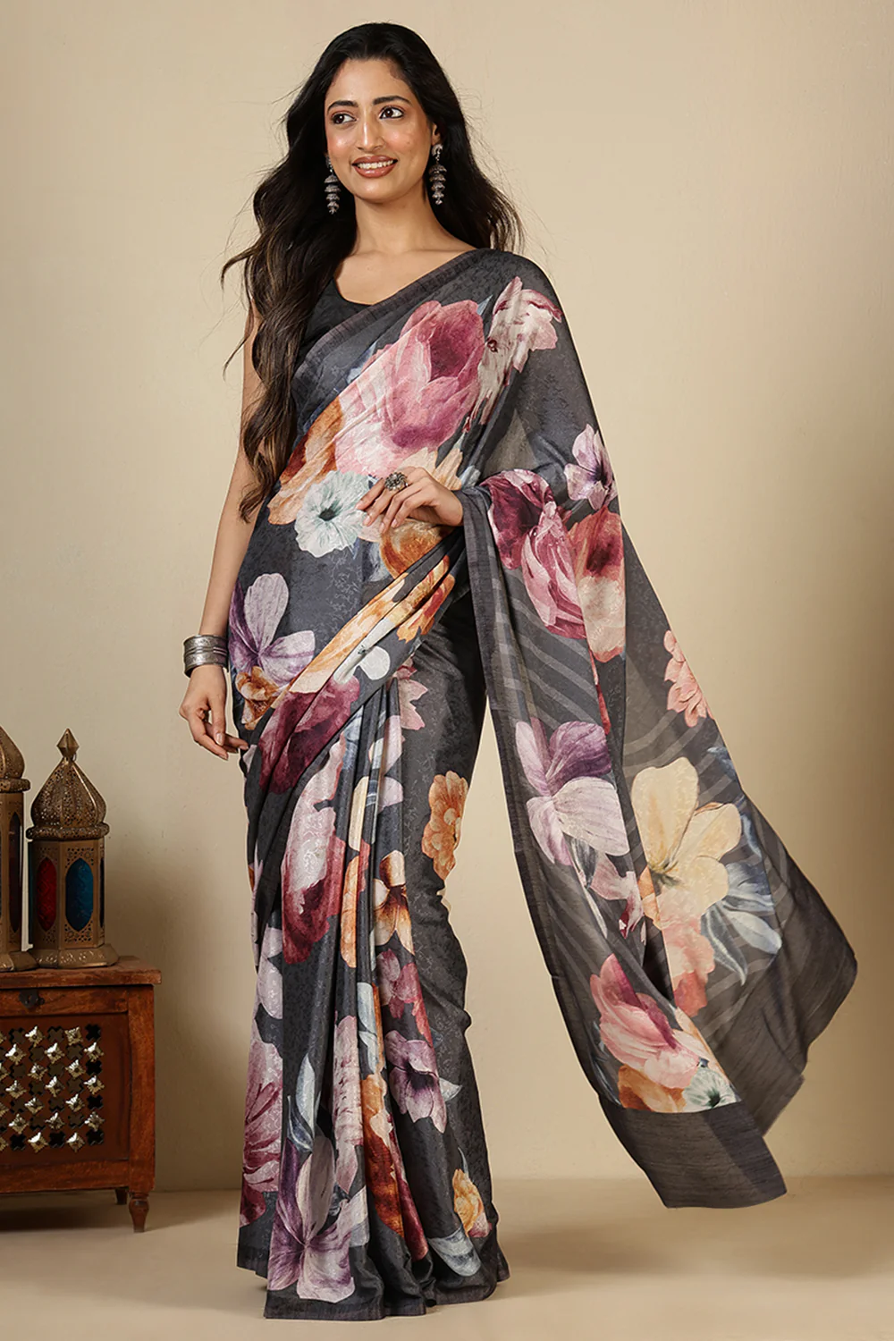 Grey Printed Jacquard Silk Saree - Image 2