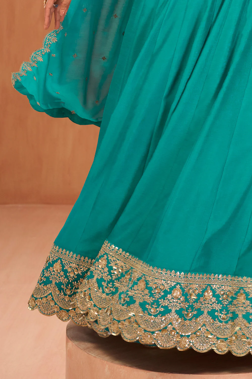 Light Sea Green Crepe Silk Zari and Sequins Embroidered Anarkali Suit - Image 3