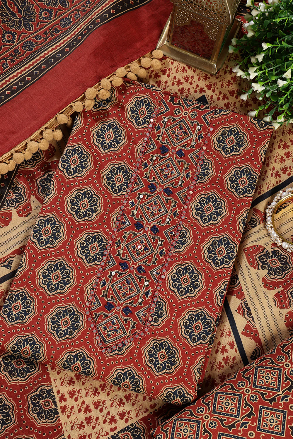 Maroon Cambric Cotton Printed And Mirror Wrok Unstitched Suit Material - Image 4