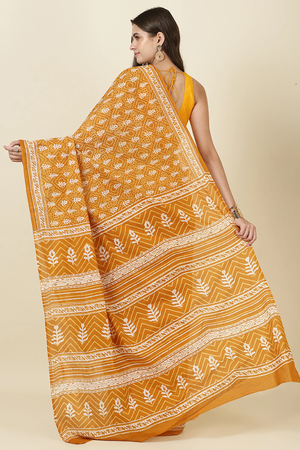Mustard Cotton Dhabu Printed Saree - Image 3