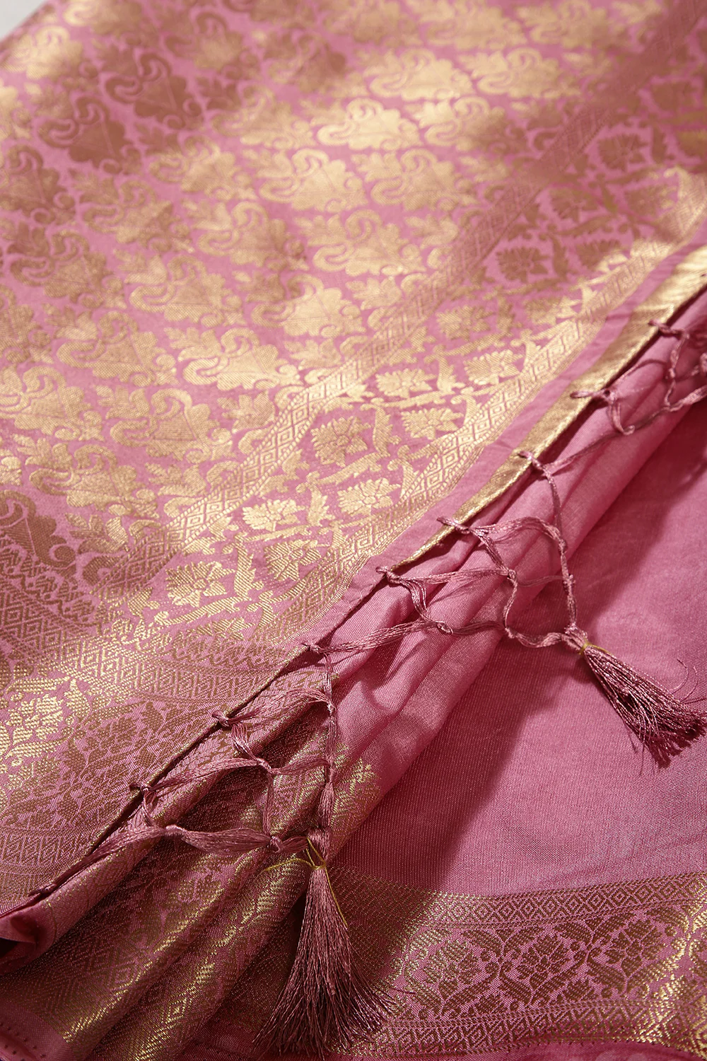 Muted Pink Colour Silk Woven Saree - Image 2