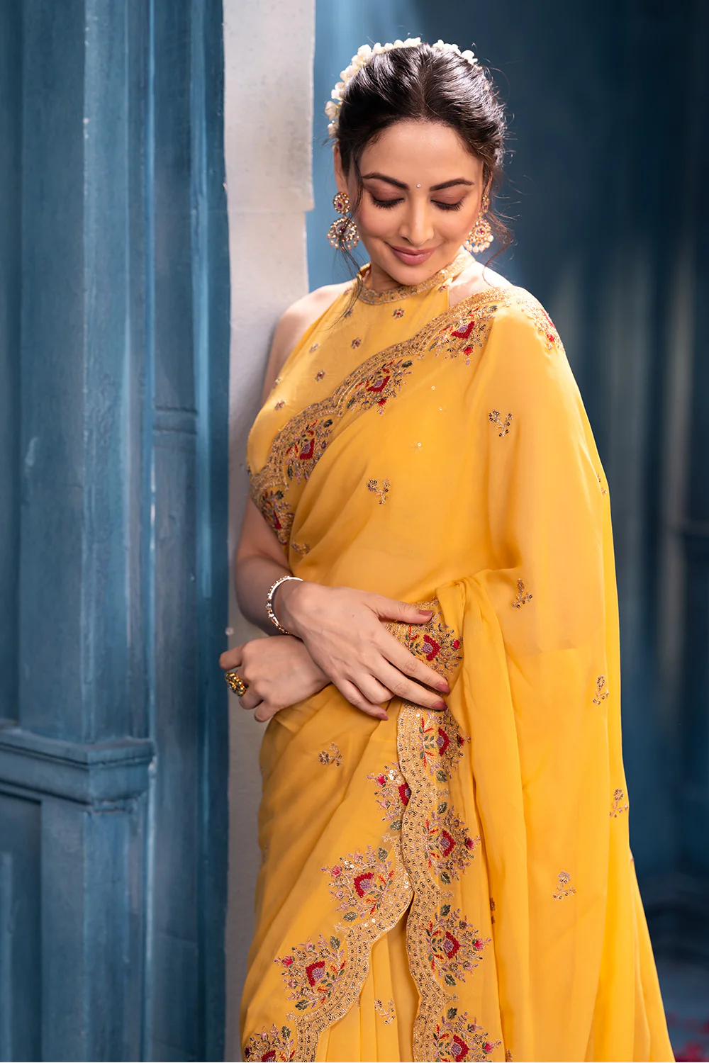 Pale Yellow Pure Georgette Resham, Zari and Sequins Embroidered Saree - Image 5