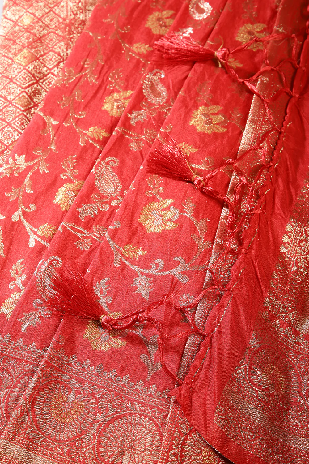 Red Color Zari Woven South Silk Saree - Image 5