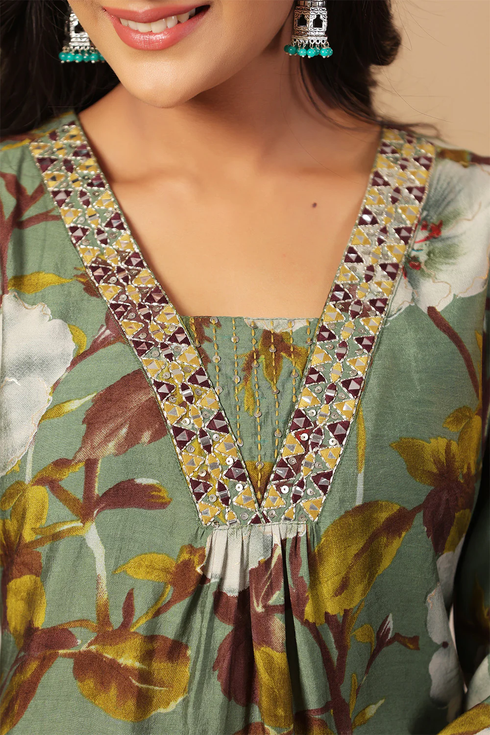 Sage Green Color  Muslin Floral Printed Kurta Set - Image 6